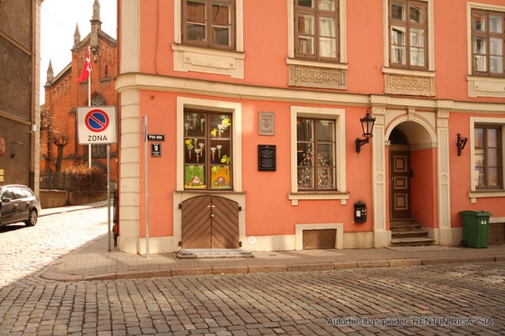 Объявление. Stūra veikala telpas Vecrīgā Pils ielā 9.  Salīdzinoši aktīva vieta. Telpas ir labi redzamas ejot Цена: 75000 EUR Foto #2
