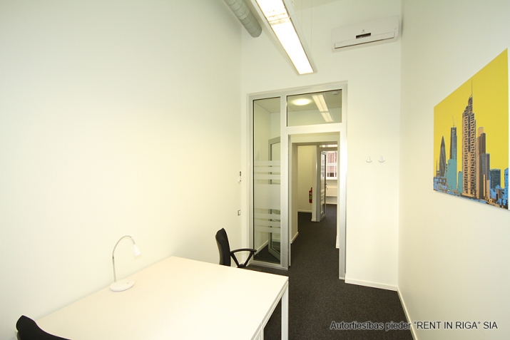 Sludinājumi. Piedāvājam nomāt biroja telpas jaunā biroja centrā. Pilnībā aprīkoti un darbam gatavi darba Cena: 249 EUR/mēn Foto #1