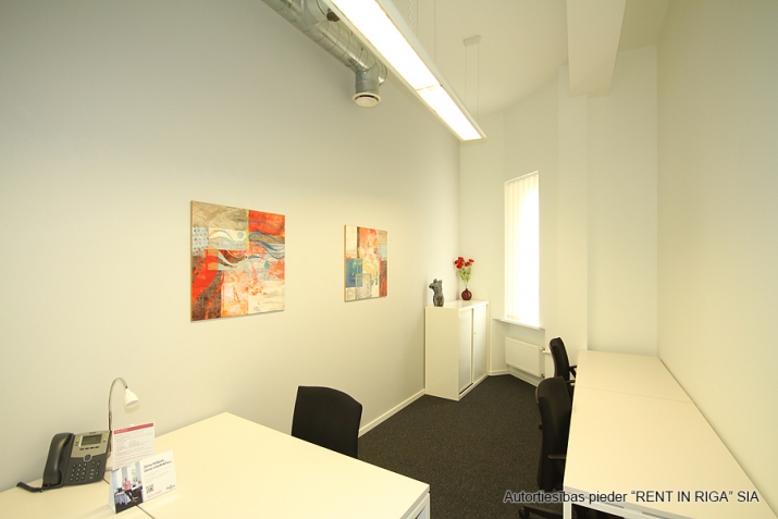 Sludinājumi. Piedāvājam nomāt biroja telpas jaunā biroja centrā. Pilnībā aprīkoti un darbam gatavi darba Cena: 319 EUR/mēn Foto #1