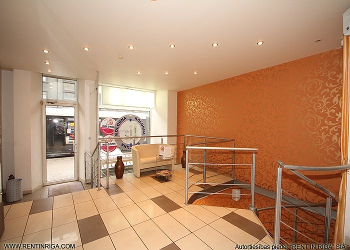 Объявление. Tirdzniecības telpas divos līmeņos.  + Pirmais stāvs 97 m2, pagrabstāvs 92 m2; + sanmezgls un Цена: 1316 EUR/мес. Foto #5
