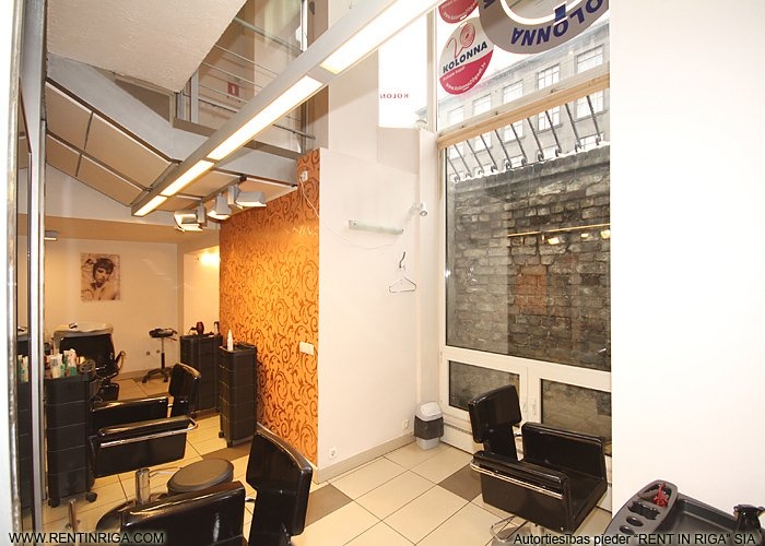 Объявление. Tirdzniecības telpas divos līmeņos.  + Pirmais stāvs 97 m2, pagrabstāvs 92 m2; + sanmezgls un Цена: 1316 EUR/мес. Foto #9