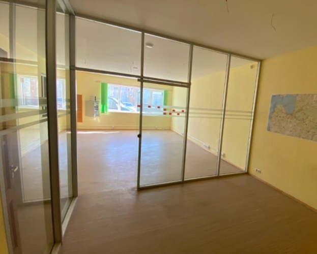 Объявление. Noliktavas/ražošanas telpas Juglā 1. stāvā bez apkures.  Platība sastāv no atvērta tipa telpas + Цена: 2080 EUR/мес. Foto #5