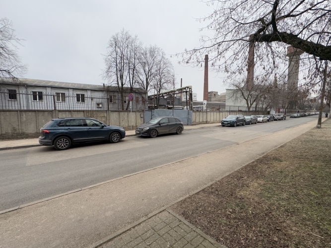 Sludinājumi. Teritorija un ražošanas ēkas Sarkandaugavā.  Ēku kopējā platīb 2337 m2; Zemes kopējā platība 3690 Cena: 1.3e+06 EUR Foto #2
