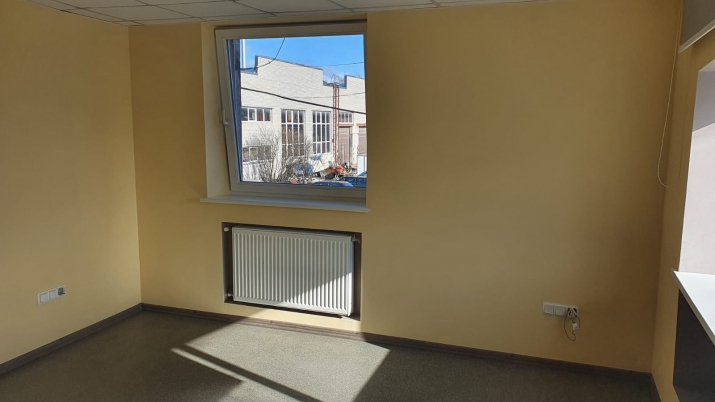 Объявление. Biroja telpas industriālā parkā 2. stāvā.   Biroja telpas sastāv no diviem kabinetiem. Цена: 165 EUR/мес. Foto #5