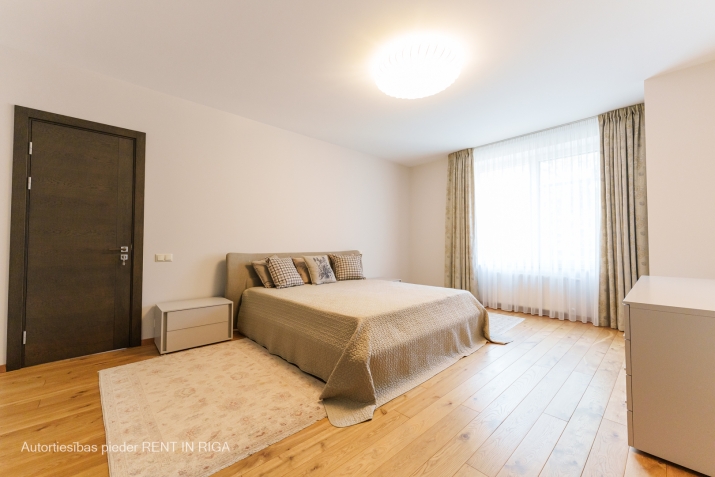 Sludinājumi. Jūras šalkoņa, vēja skaņas caur priedēm, jūras gaiss rada miera oāzi - vietu, kur laiks palēninās, Cena: 1.5e+06 EUR Foto #9