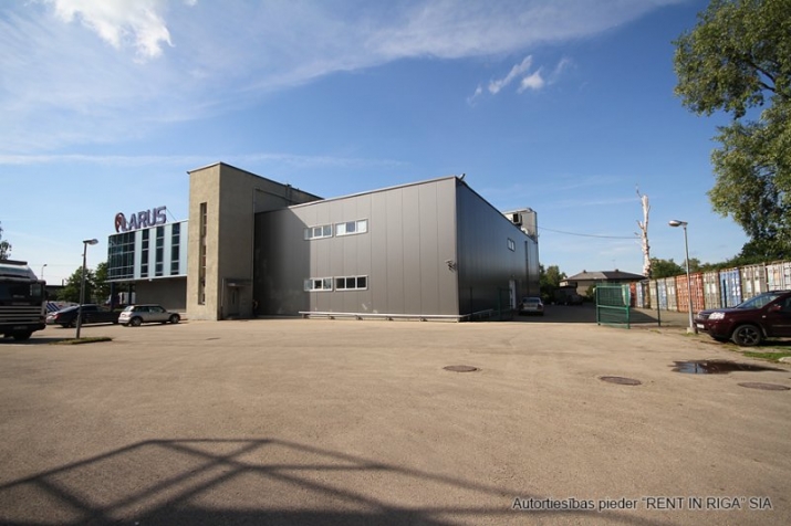 Sludinājumi. Tirdzniecības telpas Dārzciema ielā;  + 1. stāvs; + Platība sastāv no zāles, trīs nodalītām telpām, Cena: 4624 EUR/mēn Foto #4