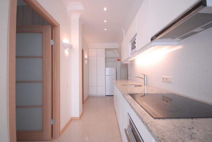 Sludinājumi. Īrei tiek piedāvāts gaišs un saulains studio dzīvoklis ar divām izolētām istabām, kvalitatīvu Cena: 950 EUR/mēn Foto #9