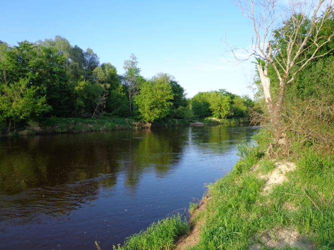Sludinājumi. Pārdod zemes īpašumu skaistā vietā pie Gaujas. Īpašums atrodas savrupā vietā, gar to neiet ceļi uz Cena: 650000 EUR Foto #8