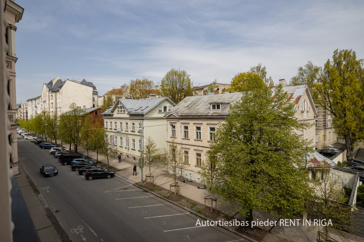 Sludinājumi. Plašs dzīvoklis Klusajā centrā - Elizabetes ielā 8.  Dzīvokļa plānojums: + dzīvojamā istaba ar Cena: 340000 EUR Foto #8