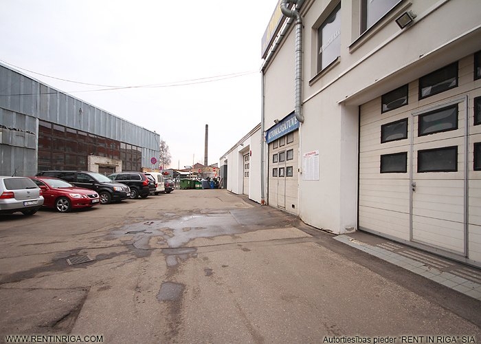 Объявление. Autosalona/ autoservisa telpas Centrā, pie DUS \'Circle K\'. Platība sastāv no aprīkotas servisa Цена: 7000 EUR/мес. Foto #2