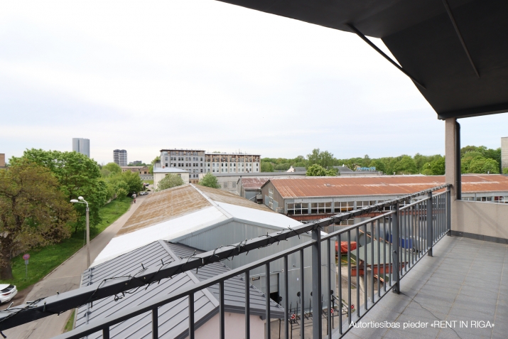 Sludinājumi. Piedāvājam biroja telpas 4.stāvā kapitāli rekonstruēta ēka sakoptā industriālā parkā.  Atvertā tipa Cena: 494 EUR/mēn Foto #9
