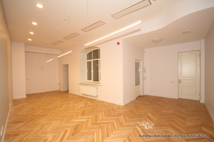 Объявление. Отремонтированный дом в Старой Риге, напротив Домской церкви.  Рядом гостиница Гутенбергс и Цена: 3.2e+06 EUR Foto #8