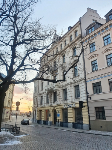 Объявление. Отремонтированный дом в Старой Риге, напротив Домской церкви.  Рядом гостиница Гутенбергс и Цена: 3.2e+06 EUR Foto #2