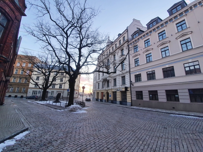 Объявление. Отремонтированный дом в Старой Риге, напротив Домской церкви.  Рядом гостиница Гутенбергс и Цена: 3.2e+06 EUR Foto #3