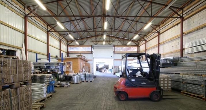 Sludinājumi. Iznomā neapkurināmas noliktavas telpas Sarkandaugavā, 1. stāvā.  Platība sastāv no vienas telpas.  Cena: 2016 EUR/mēn Foto #3