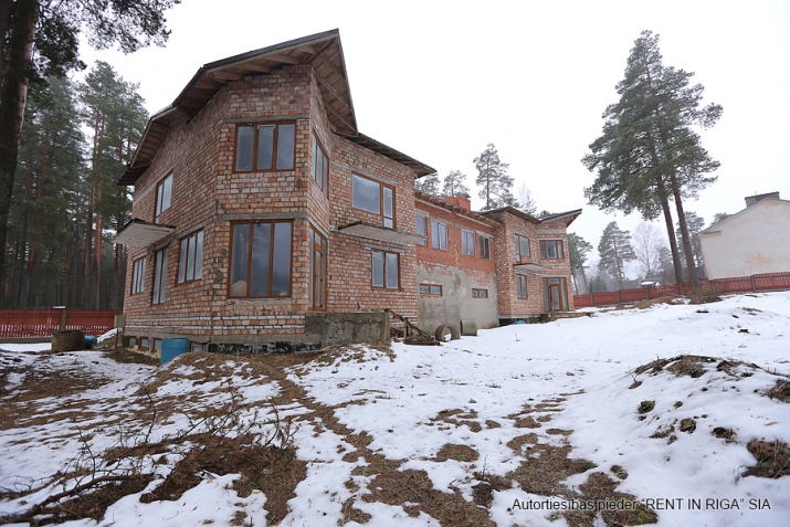 Sludinājumi. Pārdod kvalitatīvi būvētas, plašas Dvīņu mājas skaistā un klusā rajonā Langstiņi. Netālu atrodas Cena: 180000 EUR Foto #7