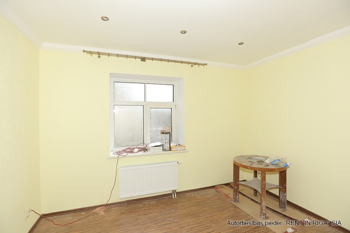 Объявление. Продаётся 3х комнатный дом в Плявниеках, по адресу ул. Сеску 45. Одна комната проходная, две Цена: 145000 EUR Foto #6