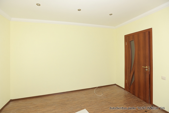 Объявление. Продаётся 3х комнатный дом в Плявниеках, по адресу ул. Сеску 45. Одна комната проходная, две Цена: 145000 EUR Foto #7