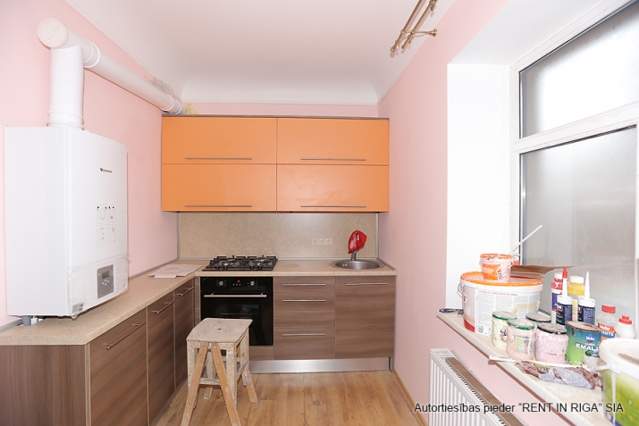 Объявление. Продаётся 3х комнатный дом в Плявниеках, по адресу ул. Сеску 45. Одна комната проходная, две Цена: 145000 EUR Foto #3