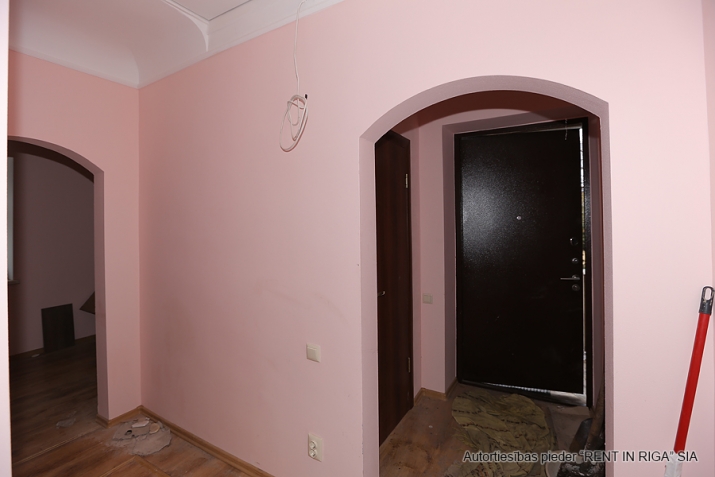 Объявление. Продаётся 3х комнатный дом в Плявниеках, по адресу ул. Сеску 45. Одна комната проходная, две Цена: 145000 EUR Foto #8