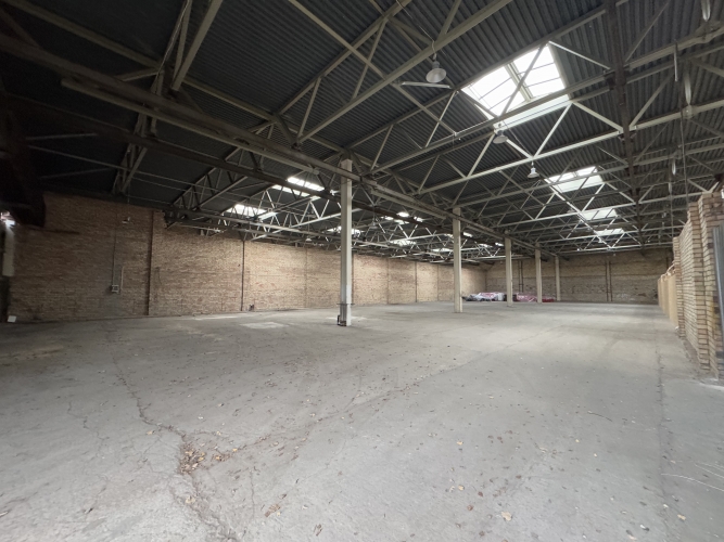 Sludinājumi. Iznomā neapkurināmas noliktavas/ražošanas telpas t/c \'Domina\' rajonā.   + 1. stāvs;  + Gluda grīda; Cena: 4608 EUR/mēn Foto #4