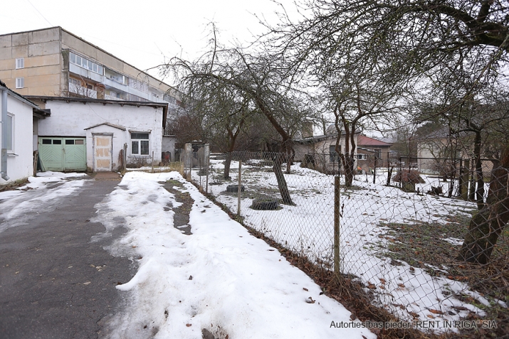 Sludinājumi. Pārdodas zeme  Purvciemā, Kurmju ielā 3, pretī Sportima.  Uz teritorijas var būvēt daudzstāvu māju. Cena: 110000 EUR Foto #4