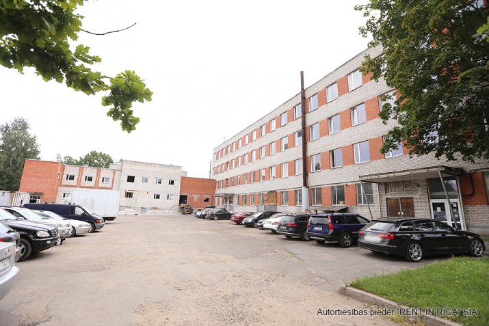 Sludinājumi. Remontētas biroja telpas ēkas pirmajā stāvā.  + Platība sastāv no vienas plašas telpas, kā arī no Cena: 222 EUR/mēn Foto #5