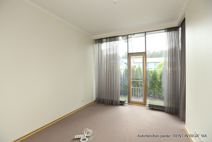 Sludinājumi. Tiek piedāvāti 3. ist. apartamenti jaunajā projektā Jūrmalas Rezidence. Cenā ietilpst pazemes Cena: 230000 EUR Foto #4