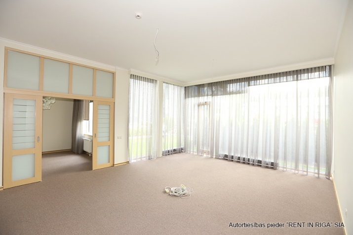 Sludinājumi. Tiek piedāvāti 3. ist. apartamenti jaunajā projektā Jūrmalas Rezidence. Cenā ietilpst pazemes Cena: 230000 EUR Foto #5