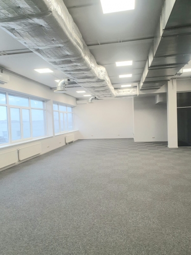 Sludinājumi. Birojs pie t/c \'Domina\', jaunā biroju ēkā, 4. stāvā.  Platība sastāv no priekštelpas, vairākiem Cena: 7128 EUR/mēn Foto #5