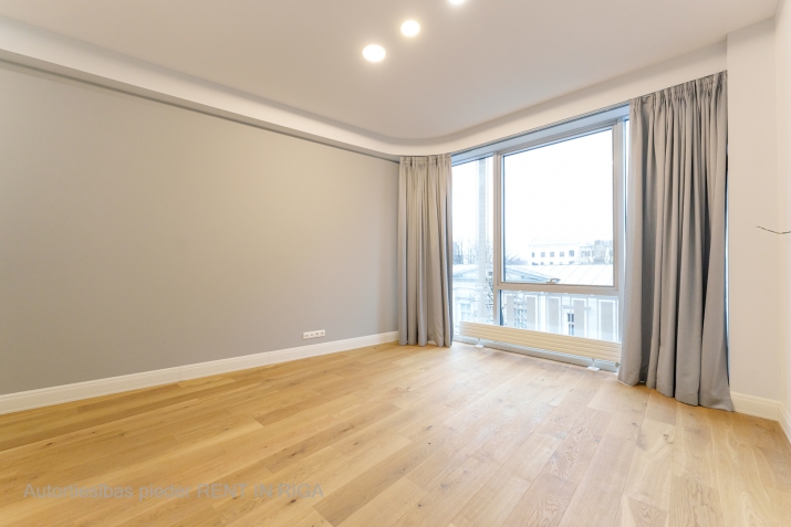 Sludinājumi. Skaists fasādes dzīvoklis jaunajā projektā Rīgas centrā, starp Tērbatas un Brīvības ielam. Lielie Cena: 401800 EUR Foto #3