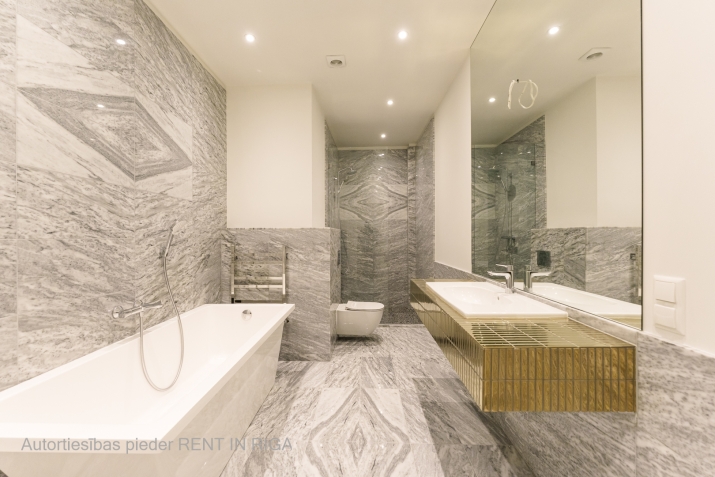 Sludinājumi. Skaists fasādes dzīvoklis jaunajā projektā Rīgas centrā, starp Tērbatas un Brīvības ielam. Lielie Cena: 401800 EUR Foto #4