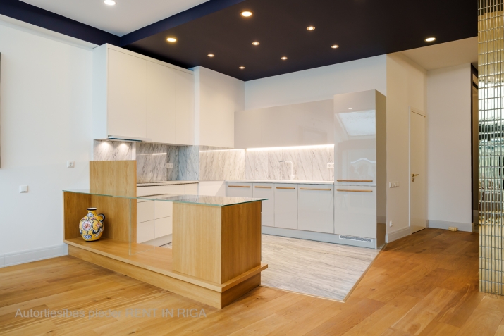 Sludinājumi. Ekskluzīvs dzīvoklis jaunā projektā Rīgas centrā  starp Tērbatas un Brīvības ielām  Gaišs un Cena: 427260 EUR Foto #7