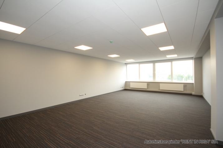 Sludinājumi. Svaigs birojs industriālajā parkā.  Fiksēta nomas maksa (iekļauta apkure, elektrība, Cena: 450 EUR/mēn Foto #4