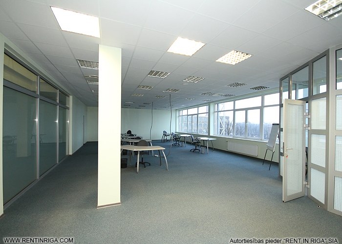 Sludinājumi. Birojs pie t/c \'Domina\'.  + 4. stāvā.  + Platība sastāv atvērta telpas, kabineta. + Wc Cena: 1730 EUR/mēn Foto #4