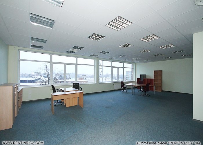 Sludinājumi. Birojs pie t/c \'Domina\'.  + 4. stāvā.  + Platība sastāv atvērta telpas, kabineta. + Wc Cena: 1730 EUR/mēn Foto #7