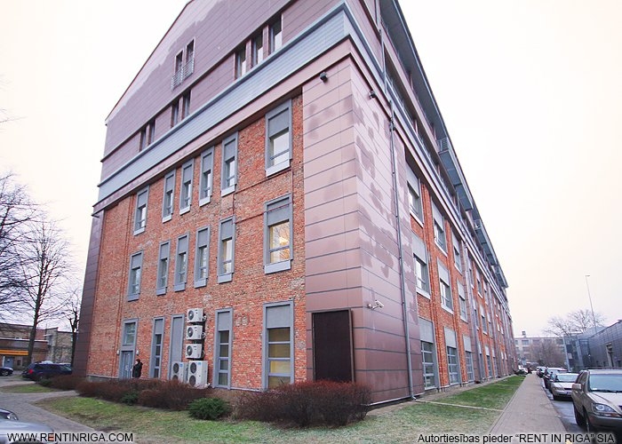 Sludinājumi. Birojs pie t/c \'Domina\'.  + 4. stāvā.  + Platība sastāv atvērta telpas, kabineta. + Wc Cena: 1730 EUR/mēn Foto #1