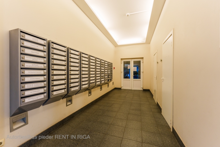 Объявление. Iznomā biroja telpas vēsturiskajā Rīgas Kinostudijas ēkā. Platība sastāv no vienas telpas. Цена: 81 EUR/мес. Foto #5