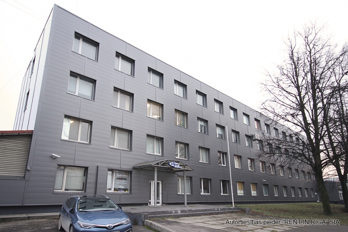Sludinājumi. Iznomā biroja telpas 5 minūšu gājienā no Domina Shopping Braslas ielā 20.  1 telpa. Katrā stāvā ir Cena: 180 EUR/mēn Foto #9
