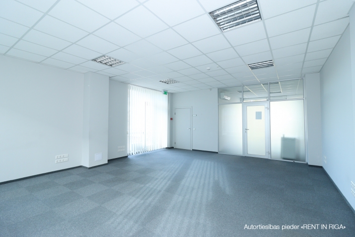 Sludinājumi. Birojs t/c \'Spice\' rajonā, jaunā biroju ēkā.  + 2. stāvs.  + Platība sastāv no atvērta tipa telpas, Cena: 2500 EUR/mēn Foto #3