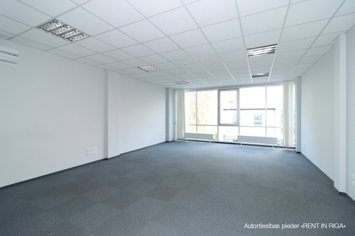 Sludinājumi. Birojs t/c \'Spice\' rajonā, jaunā biroju ēkā.  + 2. stāvs.  + Platība sastāv no atvērta tipa telpas, Cena: 2500 EUR/mēn Foto #4