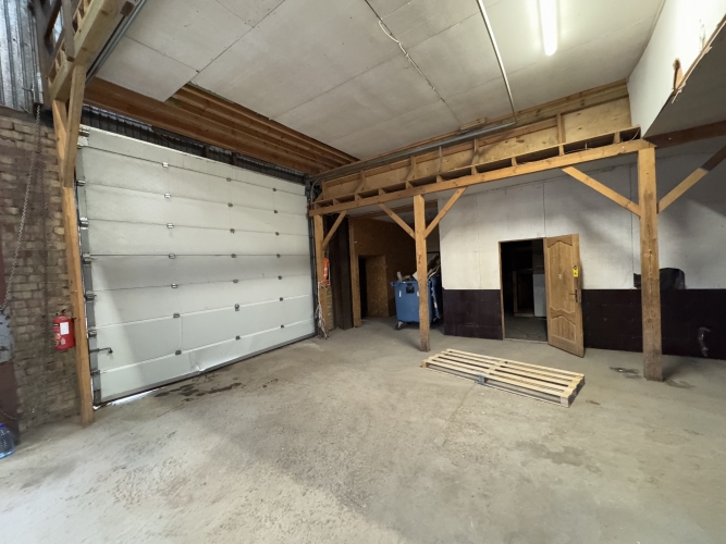 Sludinājumi. Iznomā neapkurināmas noliktavas telpas t/c \'Domina\' rajonā.  + 1. stāvs; + Plauktu sistēma; + Gluda Cena: 7200 EUR/mēn Foto #7