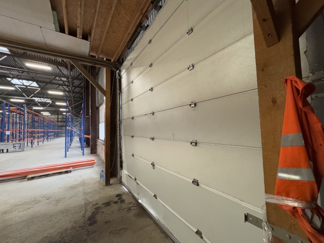 Sludinājumi. Iznomā neapkurināmas noliktavas telpas t/c \'Domina\' rajonā.  + 1. stāvs; + Plauktu sistēma; + Gluda Cena: 7200 EUR/mēn Foto #8