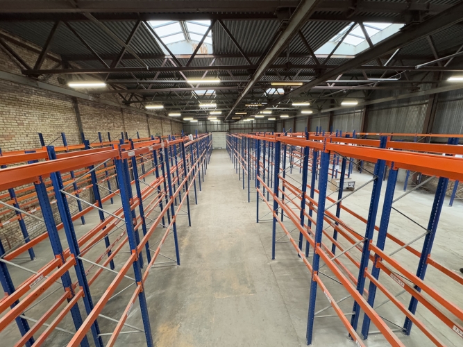 Sludinājumi. Iznomā neapkurināmas noliktavas telpas t/c \'Domina\' rajonā.  + 1. stāvs; + Plauktu sistēma; + Gluda Cena: 7200 EUR/mēn Foto #5