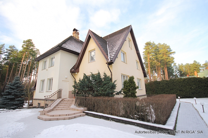 Sludinājumi. Piedāvājam iegādāties māju klusā un skaistā vietā Priedkalnē, 70 metru attālumā no Liela Baltezerā. Cena: 550000 EUR Foto #1