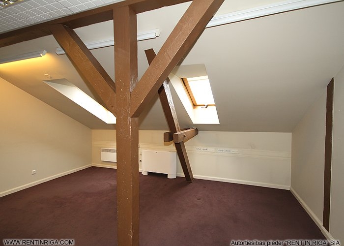 Sludinājumi. Iznomā biroju vienā no Rīgas visprestižākajām biroju ēkām. Ēka atrodas vēstniecību rajonā, pretī Cena: 2980 EUR/mēn Foto #9