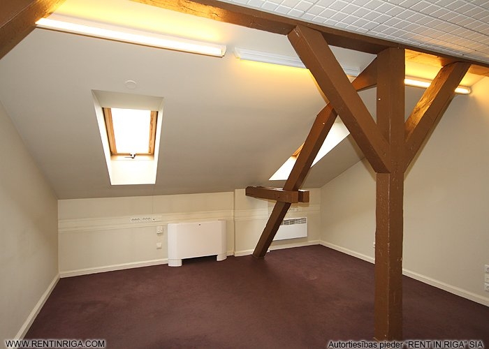 Sludinājumi. Iznomā biroju vienā no Rīgas visprestižākajām biroju ēkām. Ēka atrodas vēstniecību rajonā, pretī Cena: 2980 EUR/mēn Foto #8