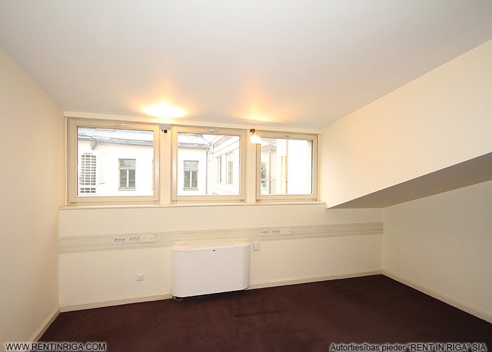 Sludinājumi. Iznomā biroju vienā no Rīgas visprestižākajām biroju ēkām. Ēka atrodas vēstniecību rajonā, pretī Cena: 2980 EUR/mēn Foto #6