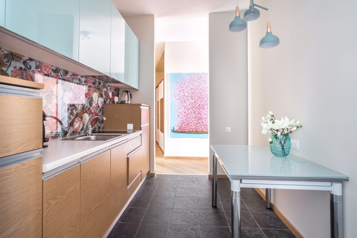 Sludinājumi. Augstas kvalitātes dzīvoklis Vecrīgas sirdī ar skatu uz Līvu laukumu.  Kapitāli Cena: 450000 EUR Foto #3