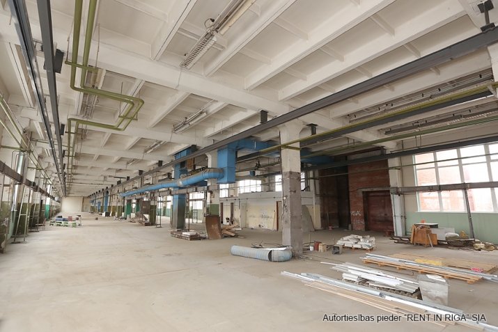 Sludinājumi. Jelgavas mašīnbūves rūpnīcā, Barona ielā 40 piedāvājam nomāt telpas dažāda tipa ražotnēm, Cena: 2000 EUR/mēn Foto #1